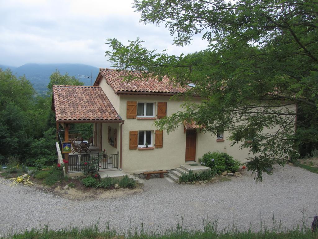 Bed and Breakfast Les Cimes Saint-Pierre-de-Riviere Экстерьер фото